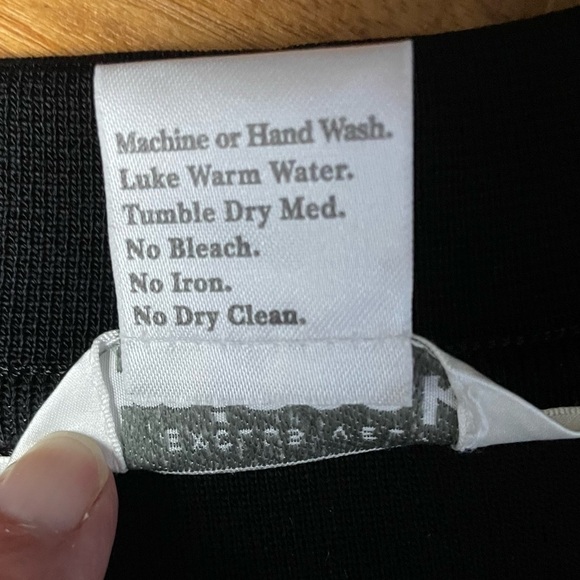 Exclusively Misook Black & Pink Knit Cardigan Sweater Size Medium - Picture 5 of 11